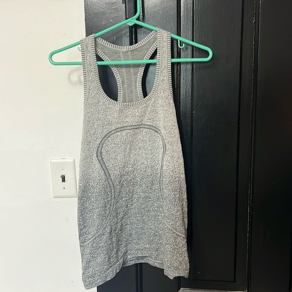 lululemon athletica Tops - Lululemon size 6 tank top